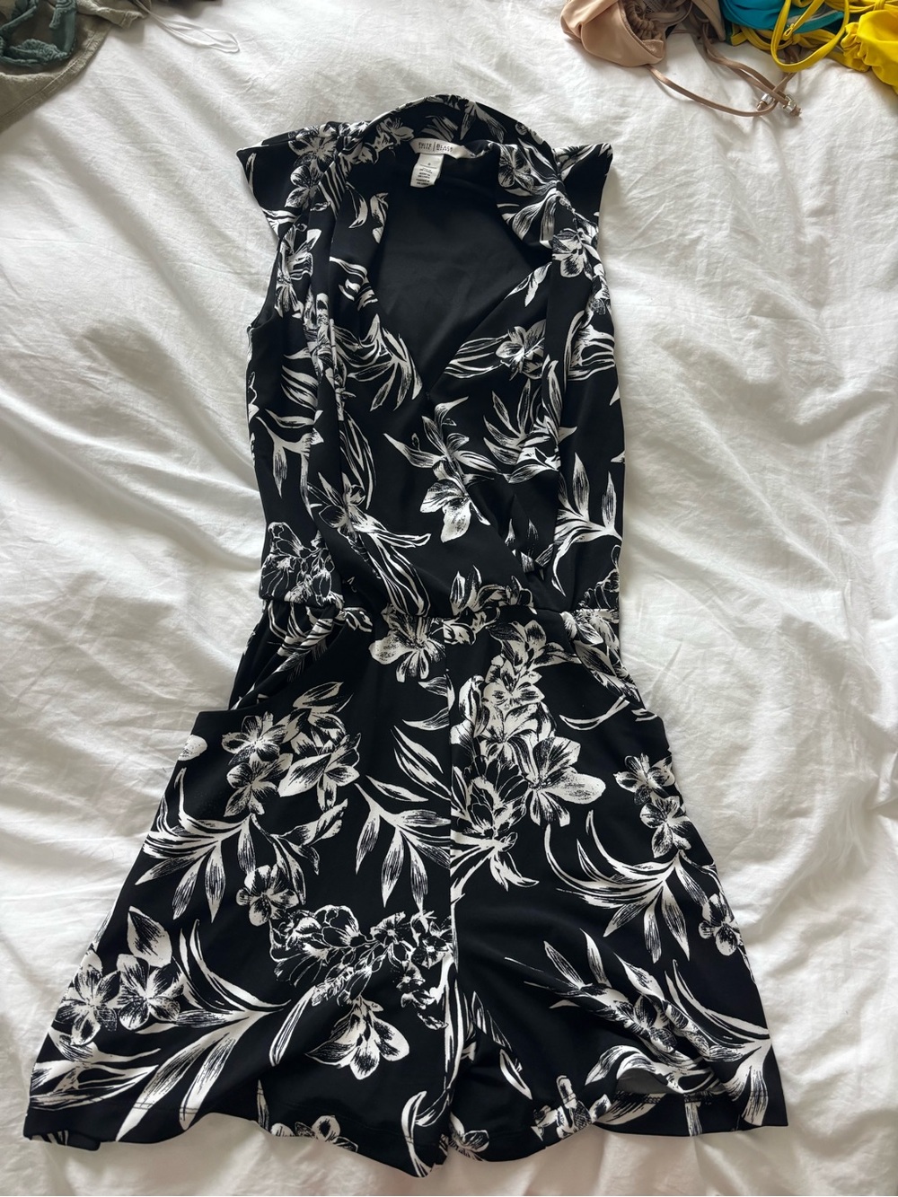 White House Black Market Black & White Floral Sleeveless Romper